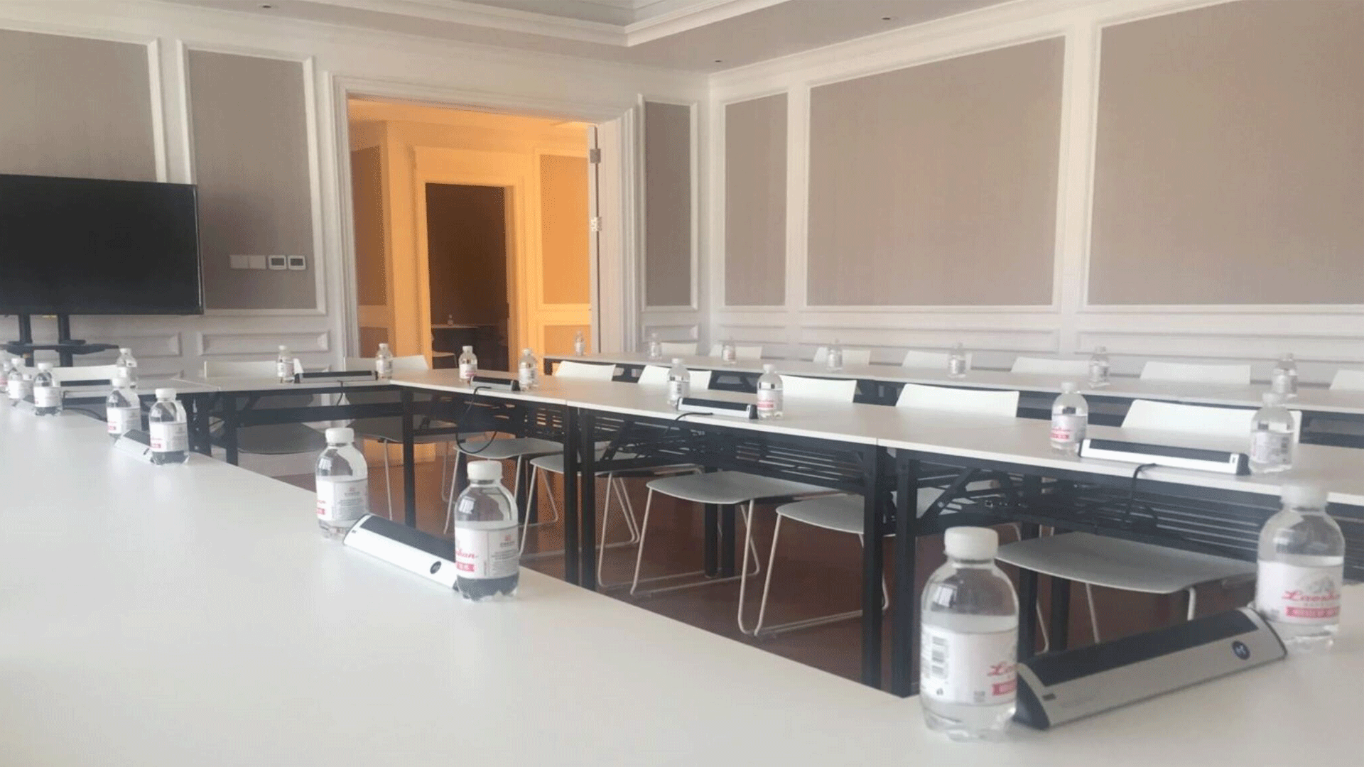 Video Conference Sound Reinforcement Case Study(图2) Video Conference Sound Reinforcement Case Study(图2)