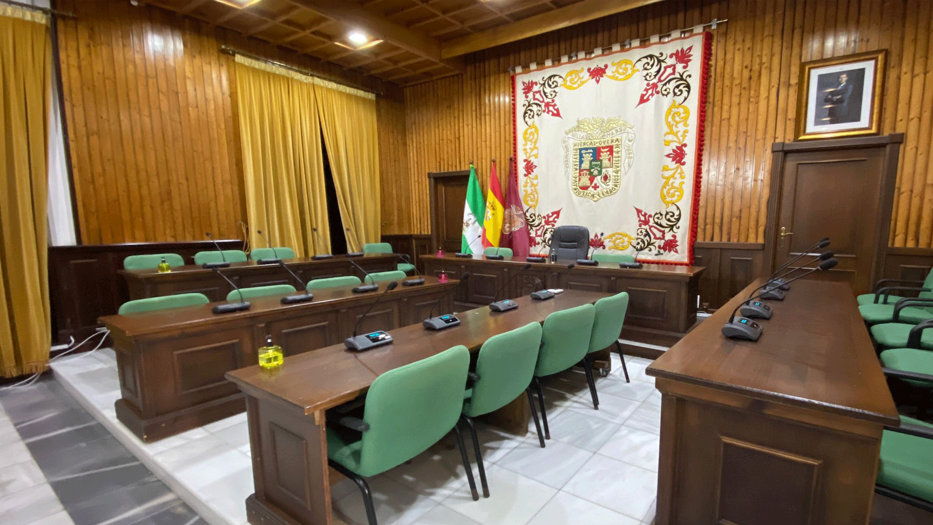 5G wireless voting conference system apply in Town hall Huer(图2)